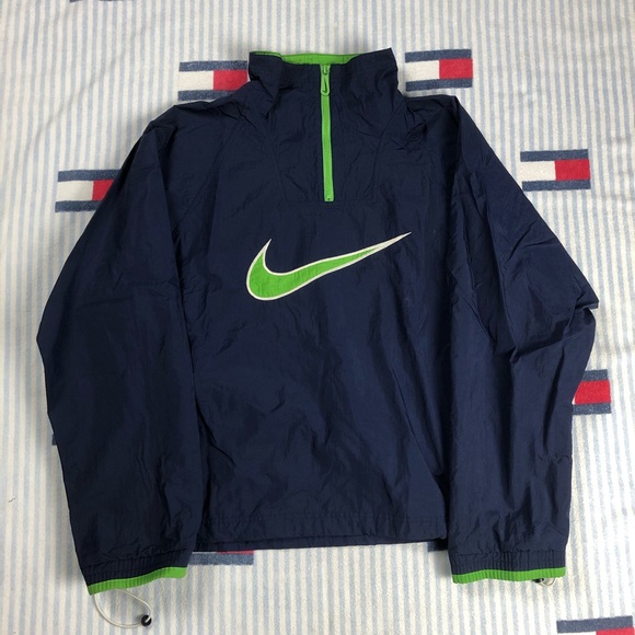 nike big swoosh pullover
